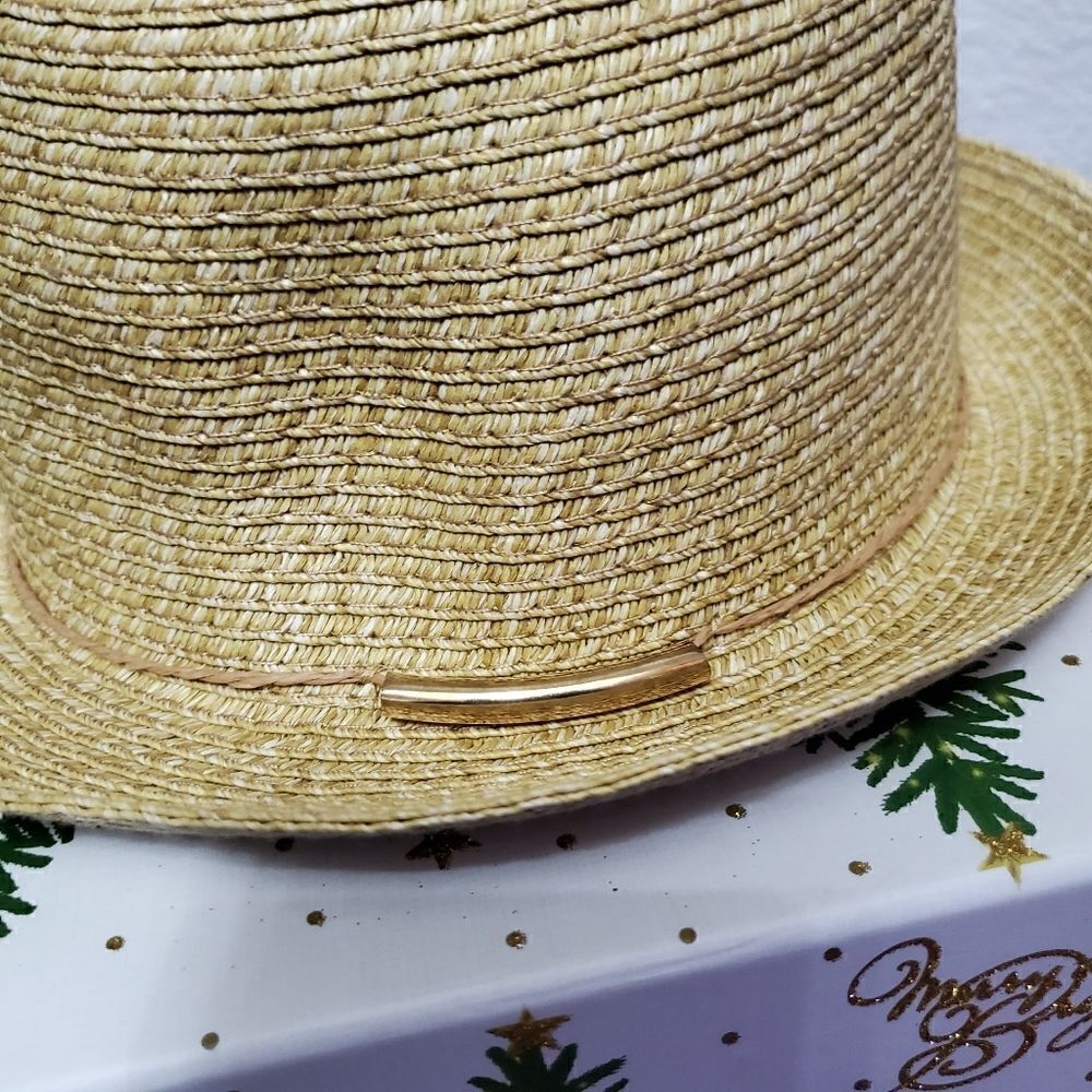 Women hat - Picture 2 of 5